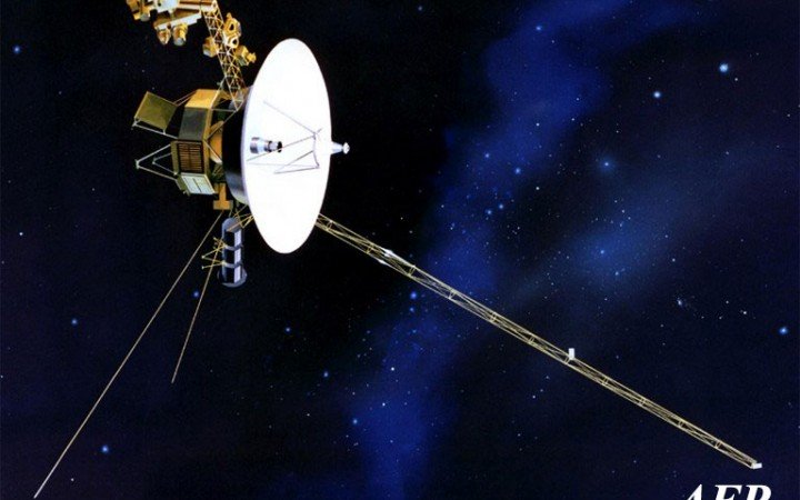 voyager-1-satellite