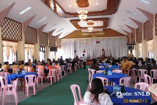 ဖေဖော်ဝါရီလ ၈ ရက်က တောင်ကြီးမြို့၌ ကျင်းပသော ငြိမ်းချမ်းရေးအတွက်ယုံကြည်မှု တည်ဆောက်ခြင်း ဆွေးနွေးပွဲ သျှမ်းပြည်နယ် - ကယားပြည်နယ် ( ဓါတ်ပုံ-SNLD)