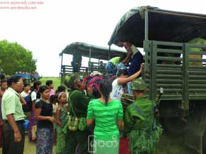 Authority-evacuates-hundreds-in-Sittwe-Cyclone-Mahasen