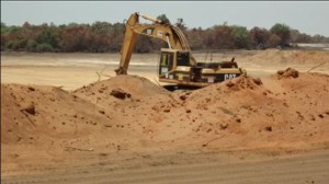 Bulldozer-at-Dawei-seashore