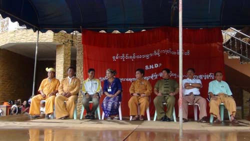 တာချီလိတ်မြို့နယ်မိုင်းဖုန်း(ခ) အုပ်စု ဟွေ့လင်လမ်ရွာ ကျားဖြူပါတီရုံးခွဲဖွင့်ပွဲ (ဓါတ်ပုံ- SW/ SHAN)