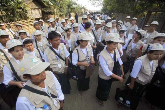 Census emumerators prepare to take census at Basara Muslim majority village near Sittwe of Rakhine State, western Myanmar, 30 March 2014. EPA/LYNN BO BO