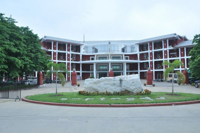  Yadanabon University