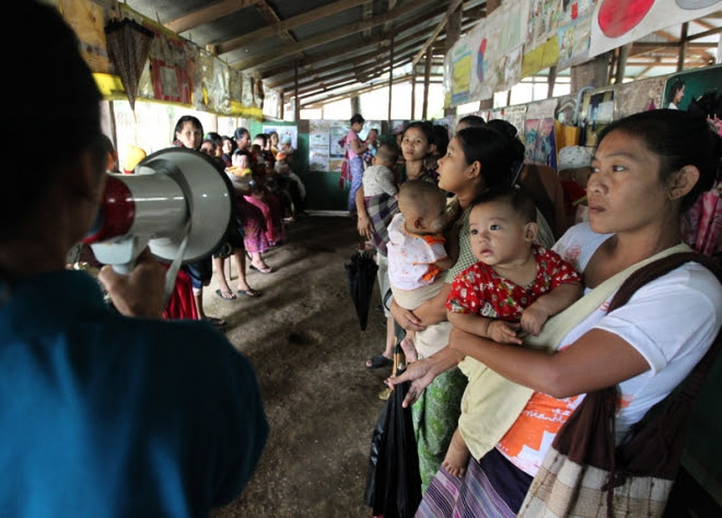 Displaced People Await Political Dialogue before Going Home