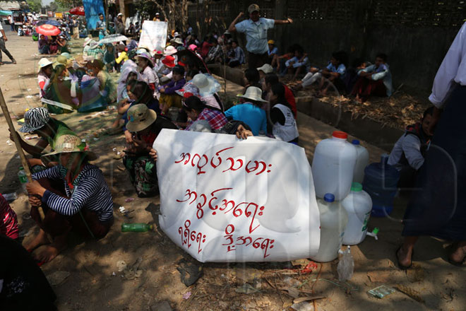 Shwe-Pyi-Thar-Worker-Demonstration-01