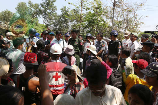 Shwe-Pyi-Thar-Worker-Demonstration