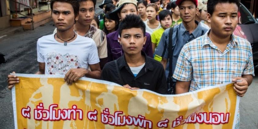 Mae Sot Migrant Workers March in Solidarity during International Workers' Day 2014 (Henry Zwartz/Karen News)