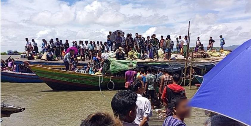 Rathedaung residents fleeing due to artillery fires in few months ago (Old Photo) Photo - CJ