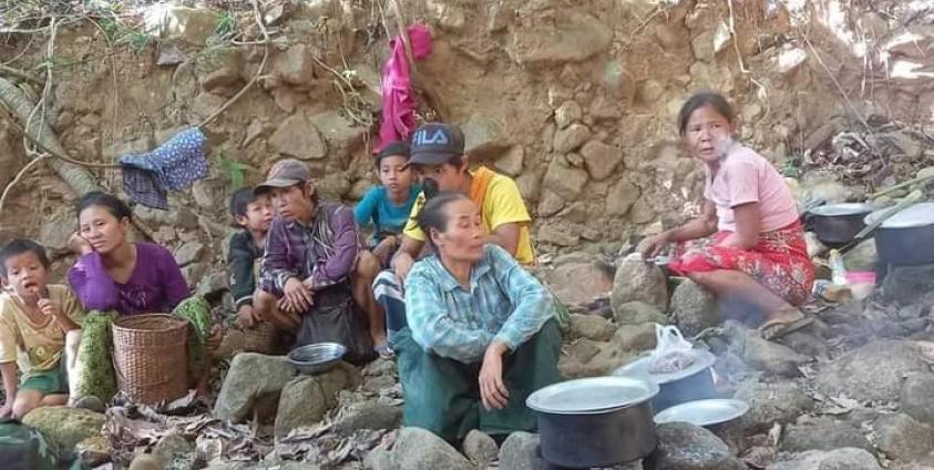 Over 2,000 locals forced to flee amid Myanmar military buildup, shelling in Bago Region