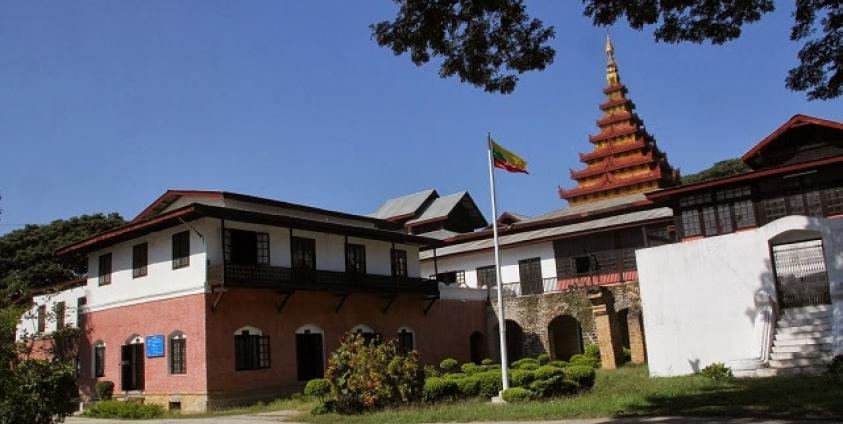 Photo by SHAN- Yawnghwe Palace entrance