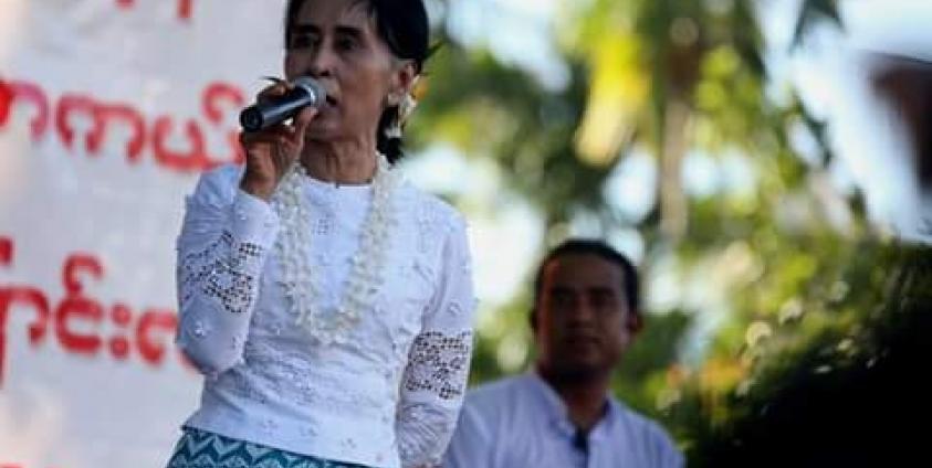 NLD Leader Aung San Suu Kyi Campaiging