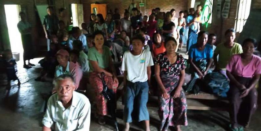 IDPs sheltering at a monastery in Rathedaung Township’s Thanchaung village. (Photo: Wai Hun Aung)