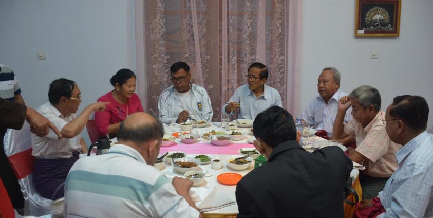 Representatives of Mon political parties at the Ethnic Affairs Minister’s dinner (Photo: MNA)