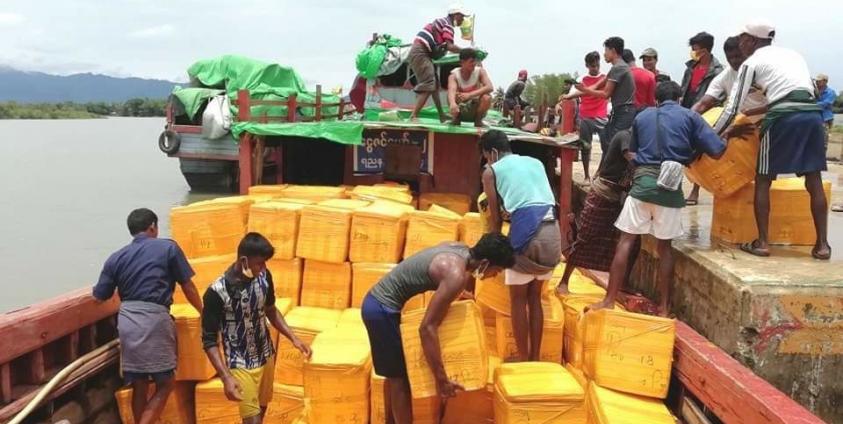 Caption: A border trade camp in Arakan State. (Photo: RSCCI)