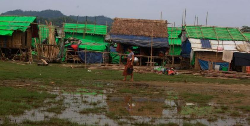 Fighting between AA and Tatmadaw forces villagers to flee Burma