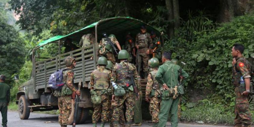 Military personnel arrive at the Gote Twin valley bridge after an attack by armed ethnic insurgents near Naung Cho township, Shan State, Myanmar, 15 August 2019. Photo: Kaung Zaw Hein/EPA 