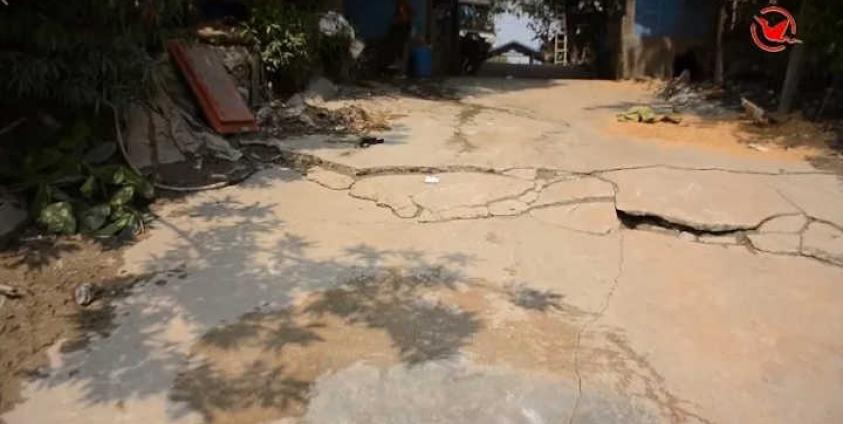 Photo – Ground cracks in Kon Ngan village (MNA)