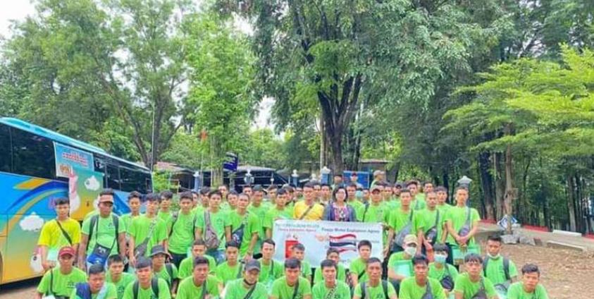 Myanmar migrant workers leave for jobs in Thailand under a Memorandum of Understanding in October. (Photo: CJ)