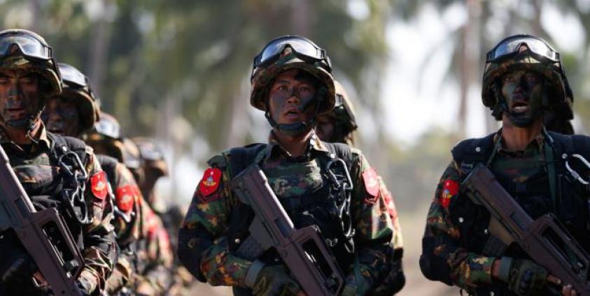 Commando soldiers stand ready for a drill on the second day of the 'Sin Phyu Shin' joint military exercises in the Ayeyarwaddy delta region, Myanmar, 03 February 2018. Photo: EPA