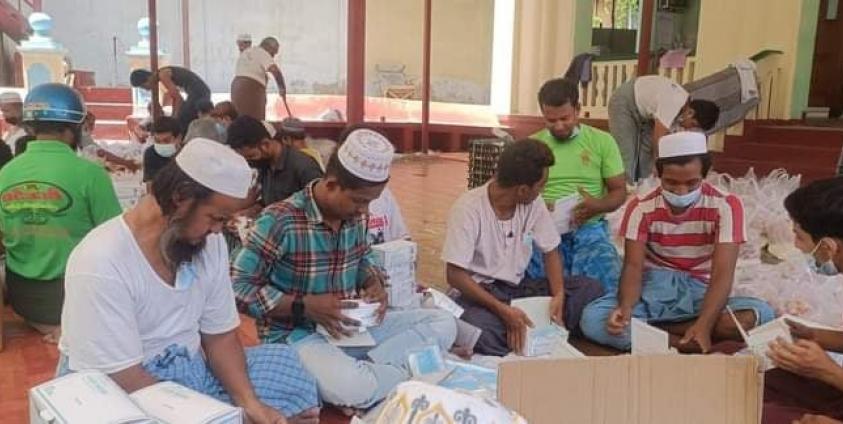 Muslims Sell Food and Medical Equipment At Reduced Cost In Magwe Region