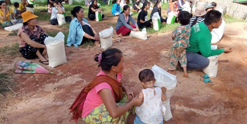 Refugees at Loi Kaw Wan IDP campRefugees at Loi Kaw Wan IDP camp