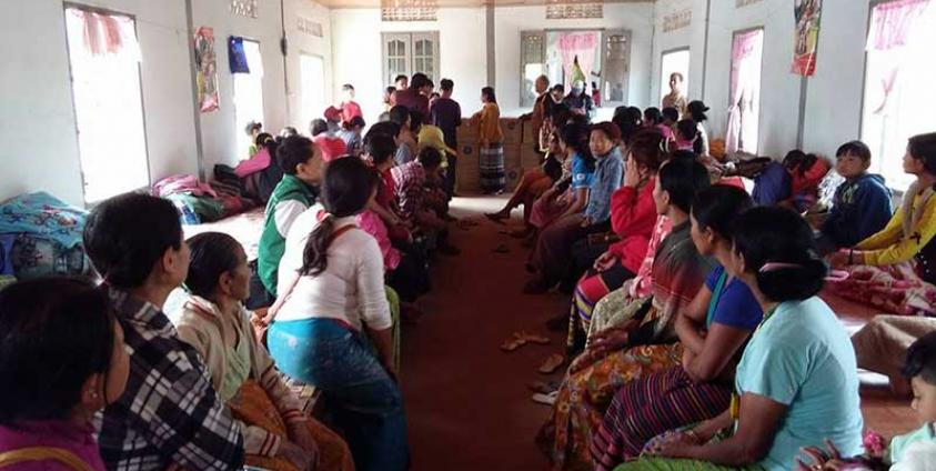 State Hluttaw MP from Namtu Township visits the displaced residents in Lashio’s Ei Nai Group