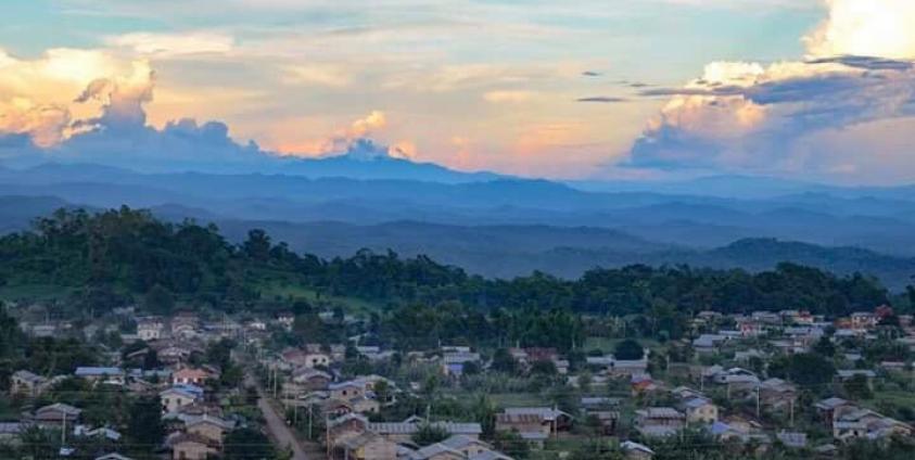 တိုင်းရင်းသားလက်နက်ကိုင်တွေ မကြာခဏတိုက်ပွဲဖြစ်တဲ့ သီပေါ-နမ္မတူ လမ်းပေါ်က ပန်လုံကျေးရွာ