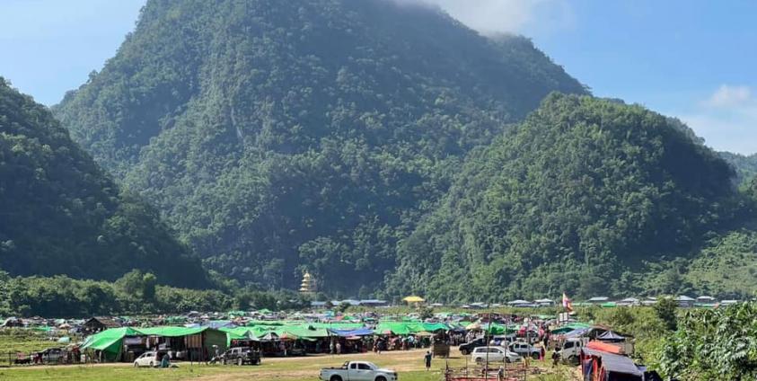 Thousands of people reach to Mong Kyat Cave to welcome and to have audience with Phra Khuva Boonchum on 1st August when he exit