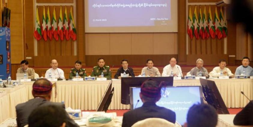 Tin Myo Win (C), vice chairman of NRPC, speaks during a meeting of the National Reconciliation and Peace Center (NRPC) and 8 Non Nationwide Ceasefire Agreement (NCA) ethnic armed organizations (EAOs) in Naypyitaw, Myanmar, 21 March 2019. Photo: Hein Htet/EPA