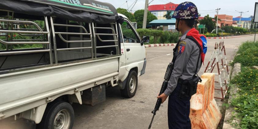 The Irrawaddy /Security personnel stand guard at an intersection in Naypyitaw on 19 Sept 19