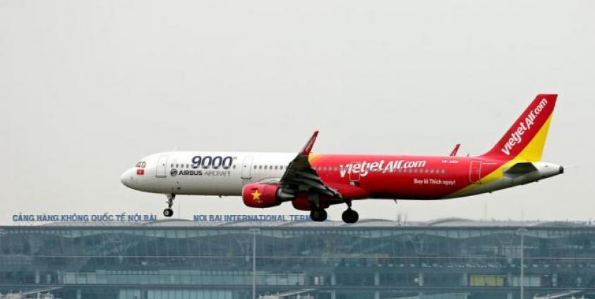 An Airbus A320 of Vietjet Air lands at Noi Bai International Airport, in Hanoi, Vietnam. Photo: EPA