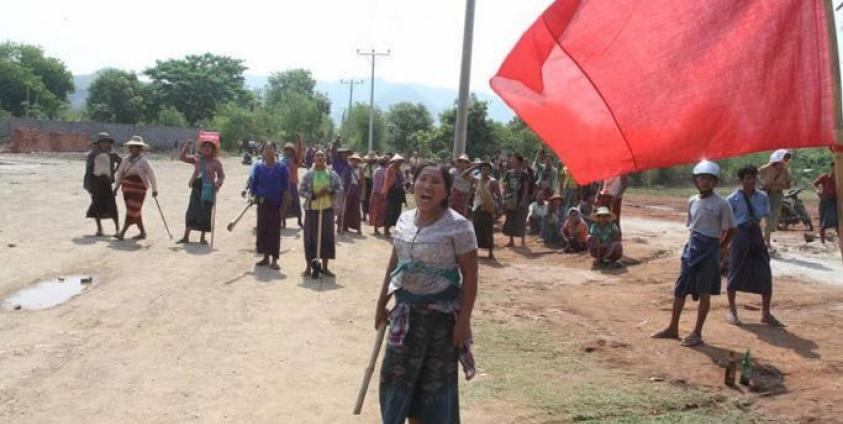 Villagers protesting. Photo: Bo Bo/Mizzima