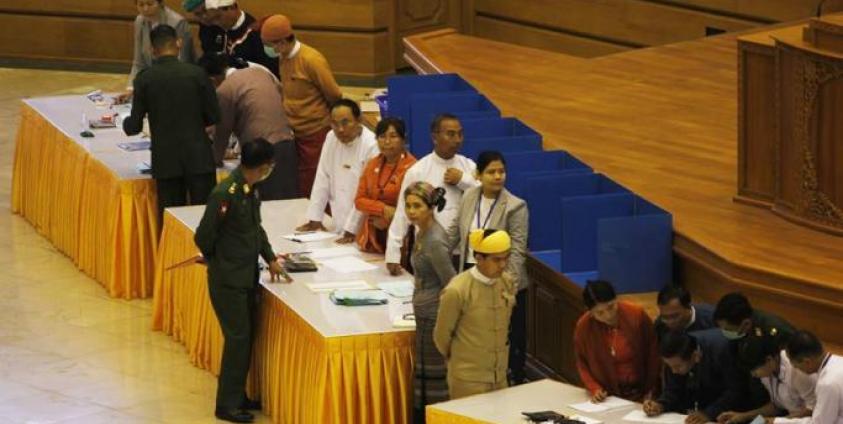 Members of parliament cast their votes during the Assembly of the Union (Pyidaungsu Hluttaw) at the parliament building in Nay Pyi Taw on 11 March 2020. Photo: Than Htike Aung/Mizzima