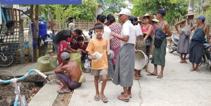 ရမ်းဗြဲမြို့နယ်အတွင်းမှ စစ်ဘေးရှောင်များအား တွေ့ရစဉ်။ ဓာတ်ပုံ - ရမ္မာမြီစစ်ဘေးကူညီရေးအဖွဲ့။