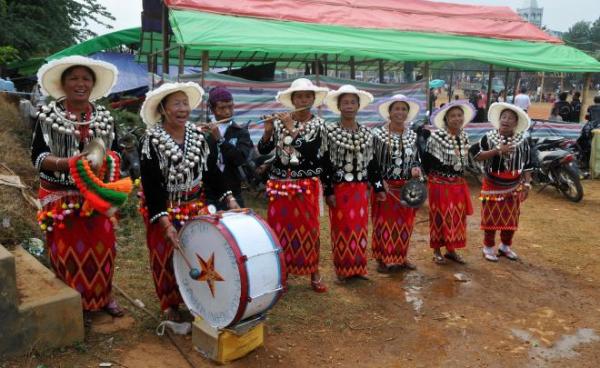 Kachin women’s band in northern Shan State. / Photo credit Tom Kramer (TNI)