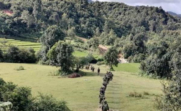 KIA members positioned on the front line in northern Shan State.