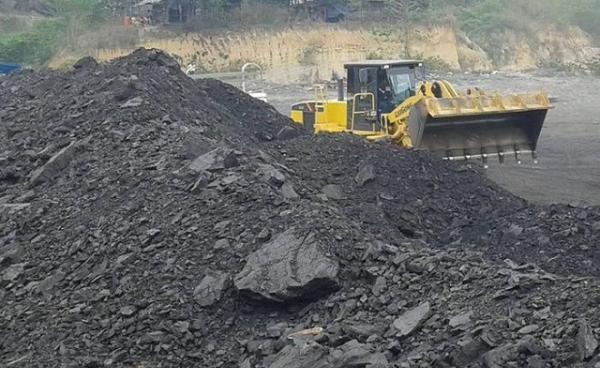 PHOTO BY SHRF: Coal mining site in Nam Ma area.