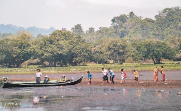 Photo- ပေါ်ထင်