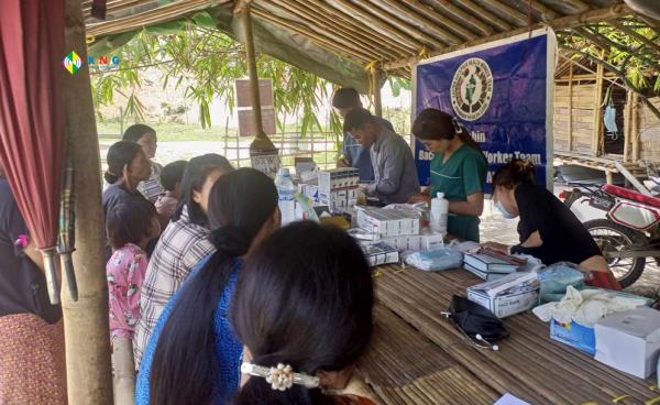 Kachin Backpack members providing healthcare supports to local communities