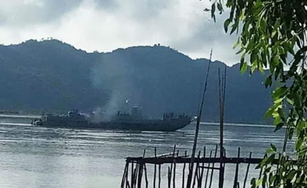 AA forces attack a support ship belonging to the Myanmar military with heavy weapons in Taungup Township on September 16.