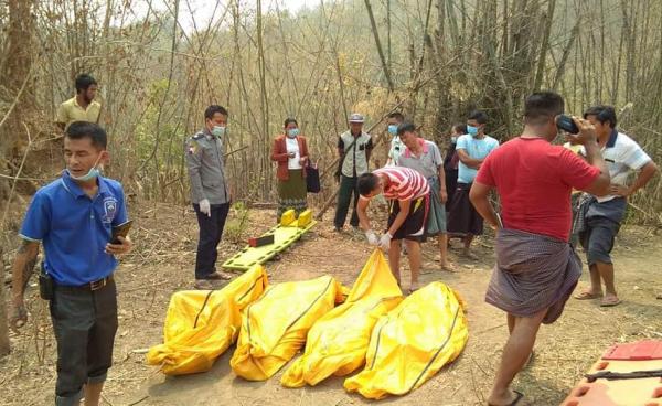 Photo Credit to Shar Htat Paing – Volunteers Without Borders go to pick up 4 dead bodies in Sipaw Township , killed by unknown gunmen.