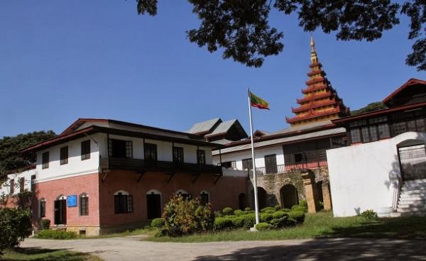 Photo by SHAN- Yawnghwe Palace entrance