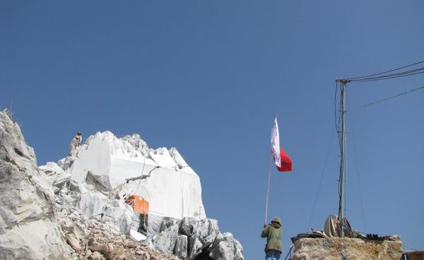 Locals protest the Nayputaung marble quarry in 2014. (Photo: Arakan Social Network/ Taungup)