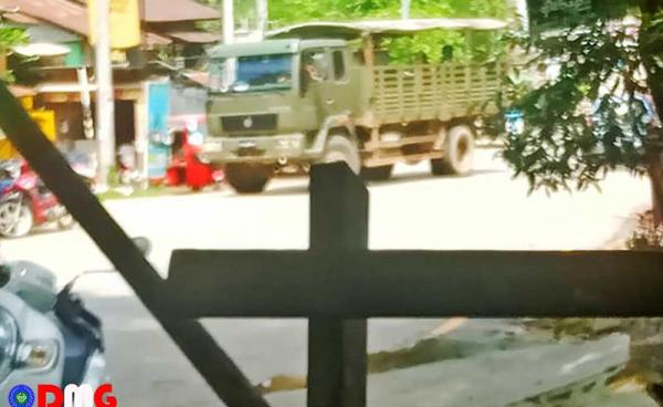 Junta troops patrol in Mrauk-U, Arakan State, on June 22. (Photo: CJ)