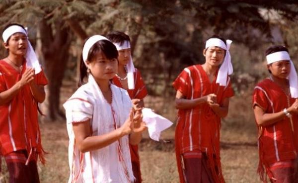 Karen Dancers / Photo credit Martin Smith