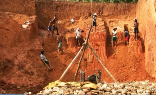 A gold mining site in Dawei area