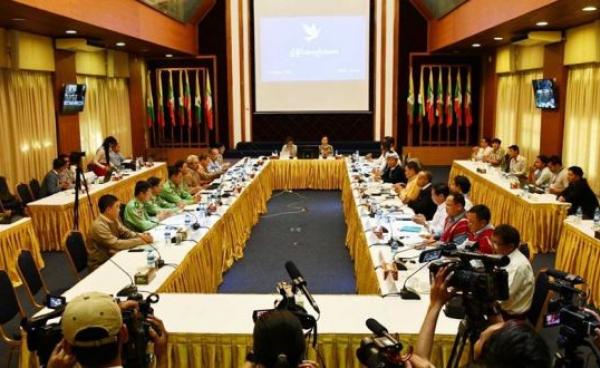 The meeting of the government officials and NCA-S EAO peace negotiation Team (photo: NRPC)