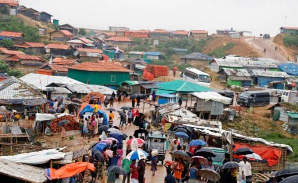 A general view of a Rohingya refugees' makeshift camp in Kutubpalang, Cox Bazar district, Bangladesh. Photo: EPA