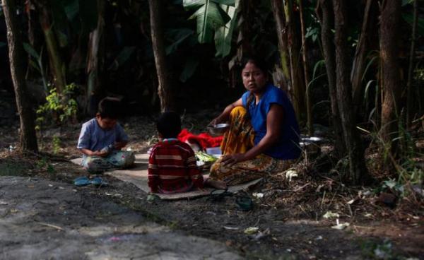 Rakhine ethnic people, who fled from conflict areas, at the Dam Mar Yar Ma Monastery temporary camp in Dyi NyaWaddy Ward, Sittwe, Rakhine State, Myanmar, 29 December 2019. Photo: Nyunt Win/EPA