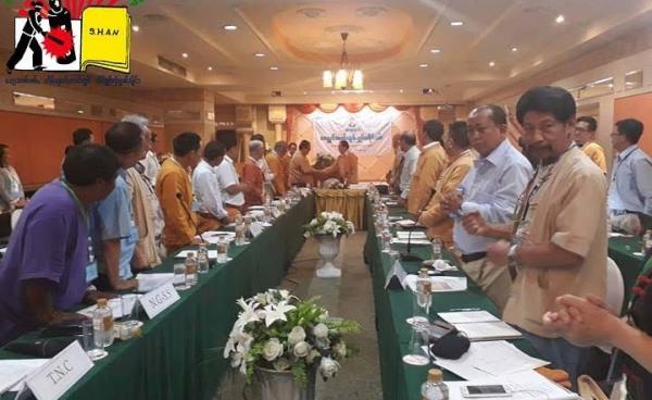 Former CSSU chair Khun Htun Oo handed over his position to RCSS/SSA leader Lieutenant General Yawd at a meeting in Chiang Mai on May 4 to 5.